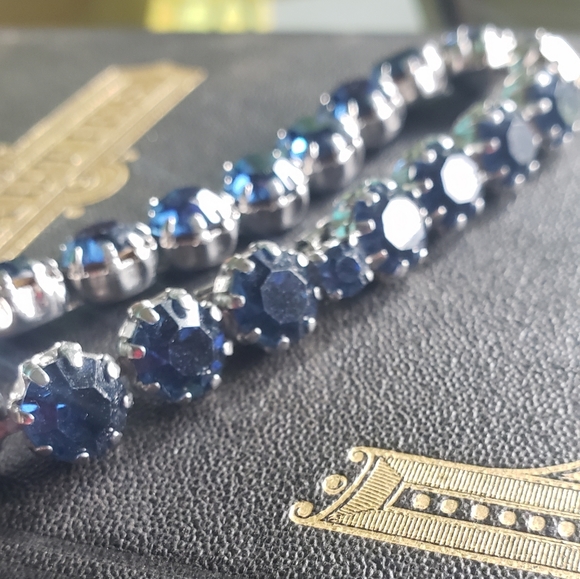 Dark Blue Weiss Rhinestone Bracelet - Picture 3 of 5
